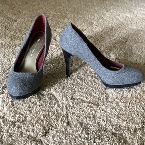 Gray Felt-like Pumps